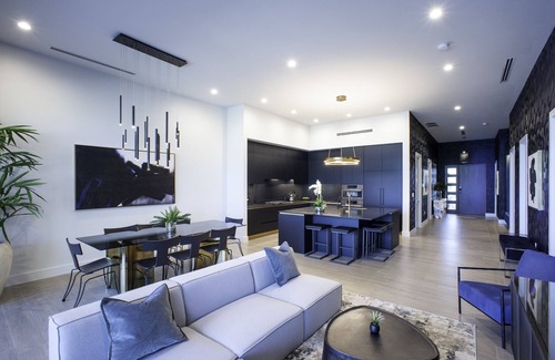 Bodden Town Eigentumswohnung | 4BR Suite at Black Urchin Boutique Resort