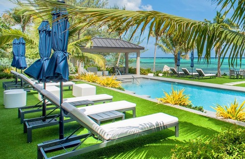 Bodden Town Eigentumswohnung | 4BR Suite at Black Urchin Boutique Resort