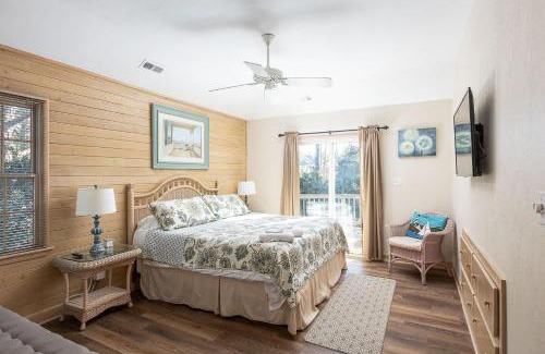 Corolla Light Haus | 4min Walk to Beach with Resort Pool Gym Hot Tub