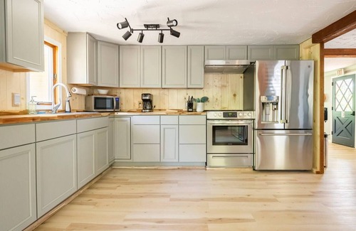 Carrollton Kabine | 4PelicansOhio: Refreshing Cabin Near Leesville Lake… Pets Welcome… 3 Queens