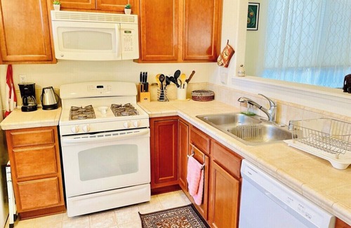 Northwest Reno Haus | 4TVs/6Beds/Pet OK/Sleeps 10