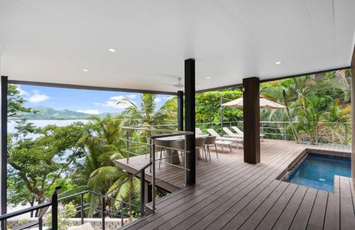 Playa Flamingo Haus | 5-BD Beachfront, Ocean-View Hillside Home