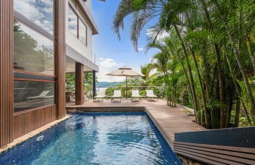 Playa Flamingo Haus | 5-BD Beachfront, Ocean-View Hillside Home