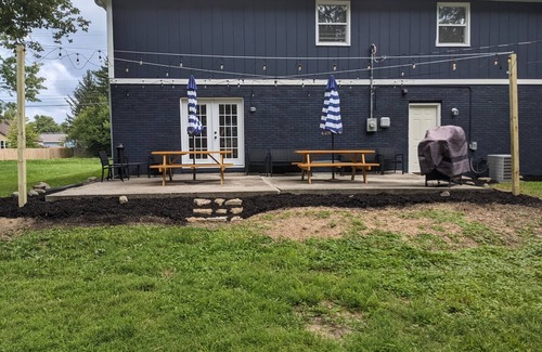 Indianapolis Haus | 5 Bd home w/ GAME ROOM, Pet Friendly- Near I69/465