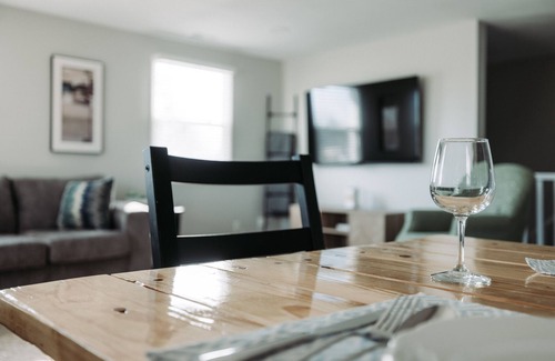 Indianapolis Haus | 5 Bd home w/ GAME ROOM, Pet Friendly- Near I69/465