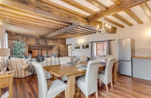 Eastgate Haus | 5-Bed Farmhouse near North Norfolk Coast