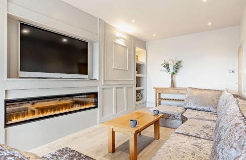 Aberdovey Haus | 5 Bed in Aberdovey 93603