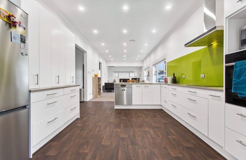 Greenlane - Ellerslie Haus | 5-Bedroom Central Auckland Retreat