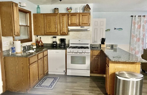 Fremont Haus | 5 Schlafzimmer Lake Access House und Event Bldg zu vermieten