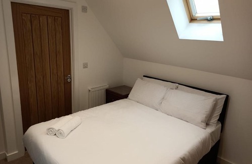 Yardley Haus | 5 Bedroom Spacious Home