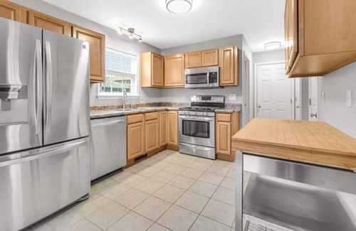 Valparaiso Haus | 5 blocks to downtown Valparaiso, <1 hour to Chicago, close to Indiana Dunes