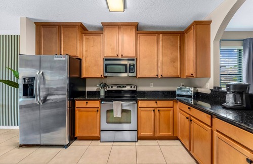 Cypress Pointe Haus | 5 BR with pool! By shopping, restaurants, Disneyworld, & Universal Studios!