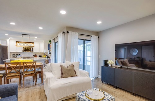 Jupiter Village Haus | 5 Mi to Beach: Jupiter Townhome w/ Pool Access