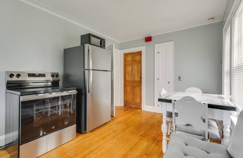 Westerly Wohnung | 5 Mi to Beaches: Historic Apartment in Westerly!