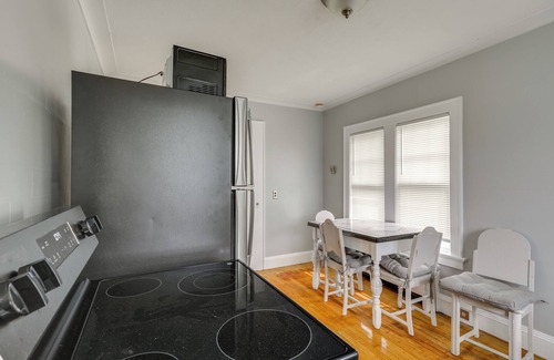 Westerly Wohnung | 5 Mi to Beaches: Historic Apartment in Westerly!
