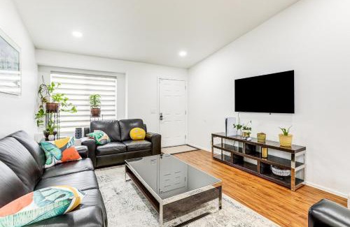 Aurora Haus | 5 Mi to Cherry Creek State Park Home with Yard!