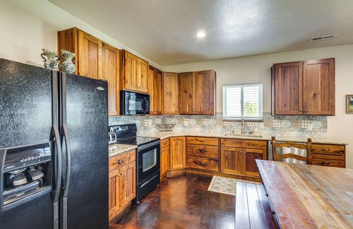 Swanlake Kabine | 5 Mi to Devil Creek Reservoir: Idaho Farmhouse!