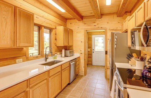 Pagosa Springs Kabine | 5 Mi to Dwtn: Pagosa Springs Cabin w/ Mtn Views!