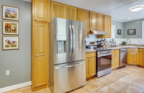 Kansas City Haus | 5 Mi to Kansas Speedway! 'Cowtown Cutie KC'