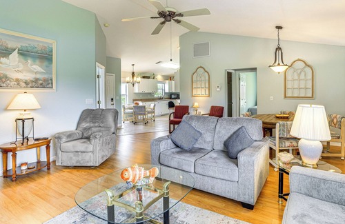 Highland Eigentumswohnung | 5 Mi to Sebring Int'l Raceway: Canal-View Retreat!