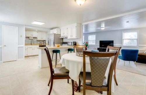 Auburn Haus | 5 Mi to to Downtown Worcester Quiet Townhome