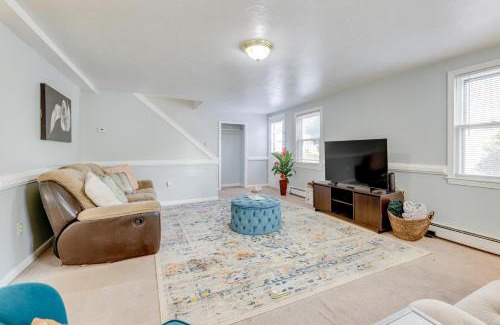 Auburn Haus | 5 Mi to to Downtown Worcester Quiet Townhome
