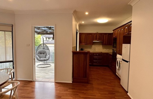 Terrigal Wohnung | 5 min drive from Terrigal Beach. Modern apartment.