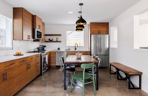 Blackshear-Prospect Hill Haus | 5 Min from Moody - The Eastside Gem