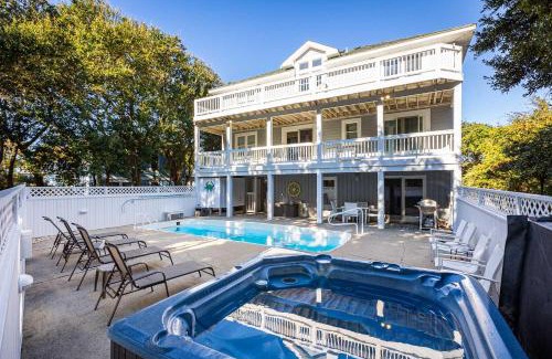 Corolla Light Haus | 5 Min to Beach Pool Hot Tub Resort Amenities