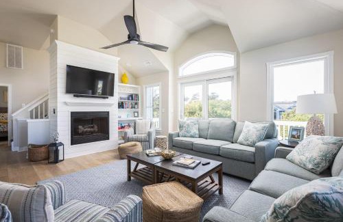 Corolla Light Haus | 5 Min to Beach Pool Hot Tub Resort Amenities