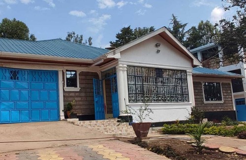 Bomet Haus | 5 minutes from the Bomet-Longisa Road, spacious, serene for meetings & families.