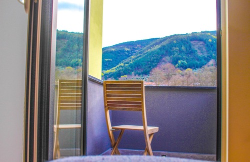 Gois Hütte | 5 Minutes from the River Beach, Room in Góis for Two in a Quiet Rural Place