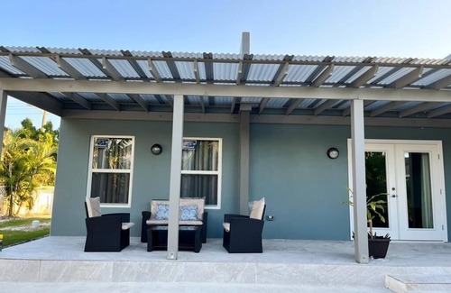 George Town Wohnung | 5 minutes to Pedro Castle and Spotts Beach. Family and Pet Friendly.