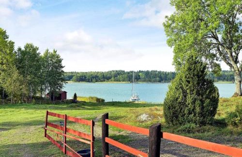Vaddo Haus | 5 person holiday home in VÄDDÖ