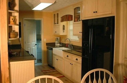 Ellijay Kabine | 5-Sterne-Schönheit, gemütliche Eleganz, Privatsphäre und ein fantastischer Whirlpool-Pavillon