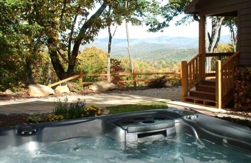 Ellijay Kabine | 5-Sterne-Schönheit, gemütliche Eleganz, Privatsphäre und ein fantastischer Whirlpool-Pavillon