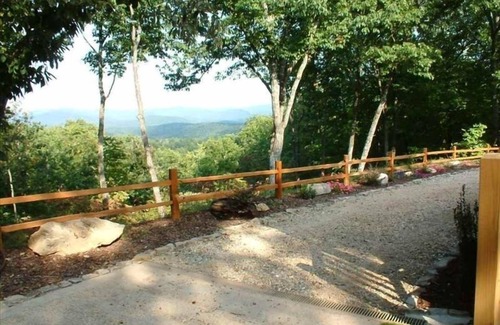 Ellijay Kabine | 5-Sterne-Schönheit, gemütliche Eleganz, Privatsphäre und ein fantastischer Whirlpool-Pavillon