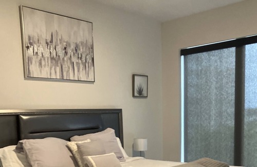 Loring Heights Eigentumswohnung | Amazing Atlantic Station 2 bed w/City Views