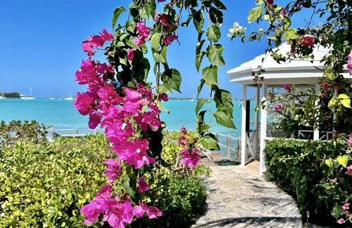 George Town Villa | 5 STERNE BEWERTETE OCEANFRONT VILLA AM FEBRUAR POINT, INKLUSIVE MARINA SLIP!