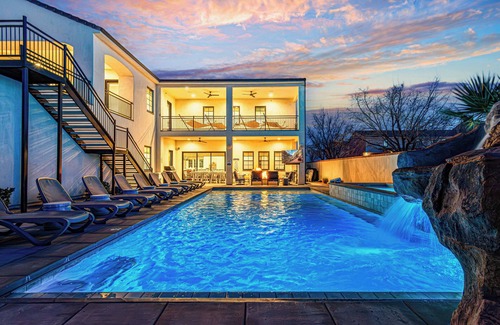Hurricane Haus | 5 Suites, Private Pool, 2 Hot Tubs for 19, 2 Fire Pits, 2 Fridges Sleeps 30