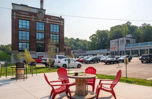 Otterbien Home Wohnung | 5103 Peters New Industrial Loft on Lebanon Bike Trail