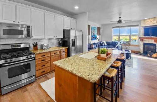 Bear Hollow Village Haus | 5410 Cross Country Mountain Ski Getaway with Hot Tub Pool! by SkyRun Park City