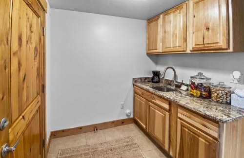 Bear Hollow Village Haus | 5410 Cross Country Mountain Ski Getaway with Hot Tub Pool! by SkyRun Park City