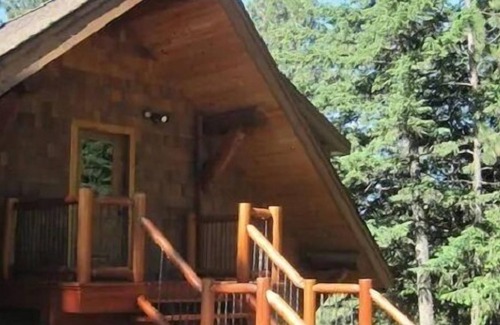 Viola Wohnung | Auffallende 550 m² große private Suite im Obergeschoss eines erstaunlichen modernen Blockhauses.