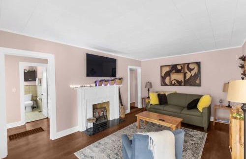 Shannon Haus | 57th Blushing Bungalow