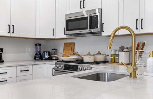 Columbus Park - Andrew Square Haus | 5BR3B Lux Home Walk to Subway Near Downtown