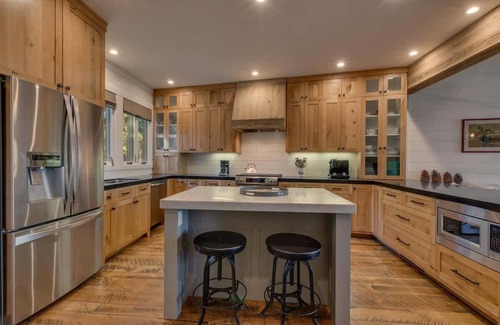 Tahoe Sierra Estates Haus | Lake View|Pool|Pier|Bouys|Pickleball|Walk to town