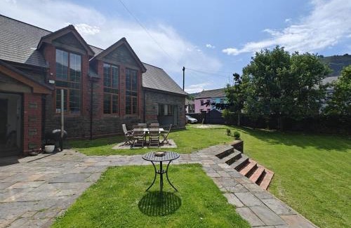 Blaencwm Haus | 6 Bed in Blaencwm oc-t32688