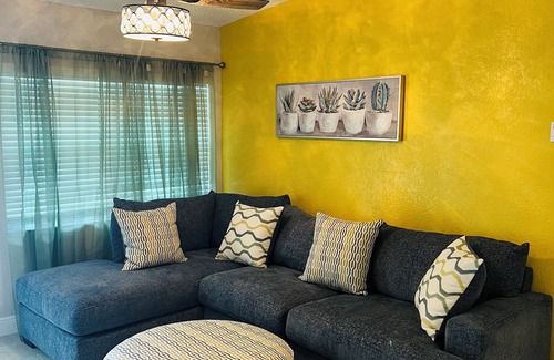 Orlovista Haus | 6-bedroom 3bath "Clue" Themed home near parks