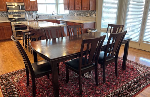 South Jordan Haus | 6 Bedroom, 4.5 Bathroom, 2 Kitchen - Spacious & Clean in Quiet Neighborhood